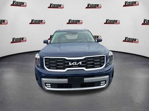 Used 2024 Kia Telluride SX Prestige w/ Towing Package image 2