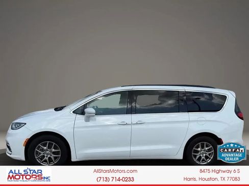 Used 2022 Chrysler Pacifica Touring FWD image 8
