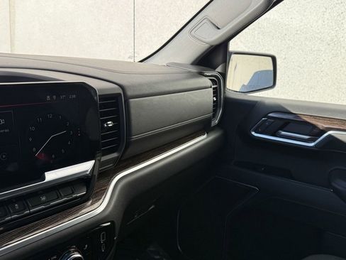 Used 2024 GMC Sierra 1500 SLE image 27