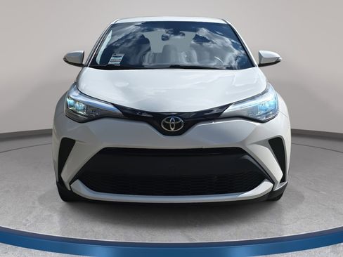 Used 2020 Toyota C-HR XLE image 2
