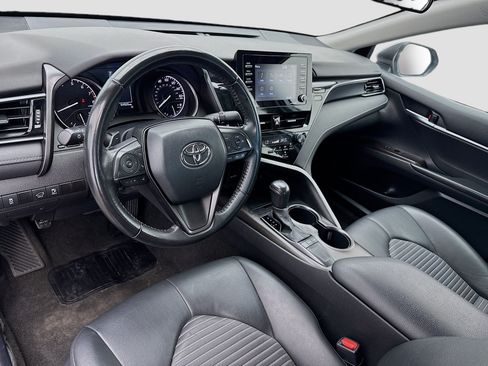 Used 2023 Toyota Camry SE FWD image 7
