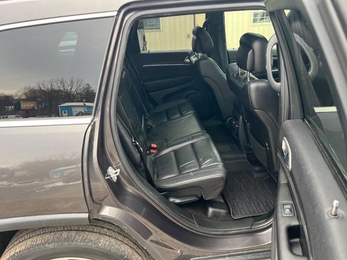 Used 2018 Jeep Grand Cherokee Limited image 31