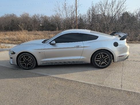 Used 2019 Ford Mustang GT Premium image 6