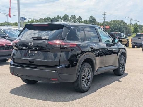 Used 2024 Nissan Rogue S FWD image 3