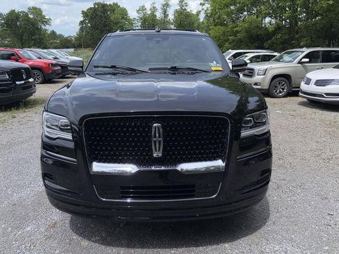 Used 2023 Lincoln Navigator Reserve AWD/4WD image 2