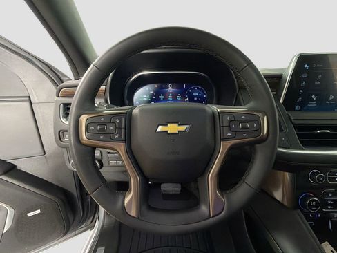 Used 2024 Chevrolet Suburban High Country image 12