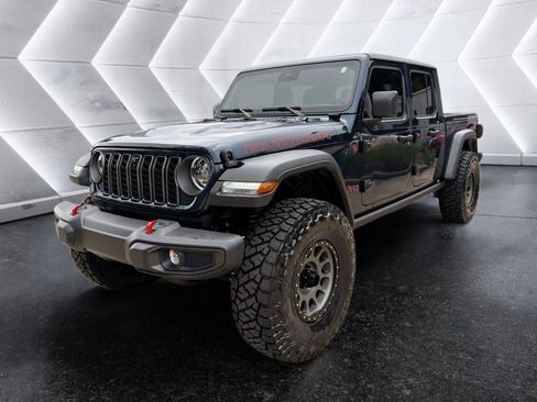 Used 2025 Jeep Gladiator Rubicon w/ Safety Group AWD/4WD image 7