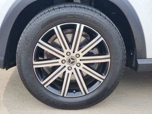 Used 2025 Mercedes-Benz GLE 350 4MATIC image 11