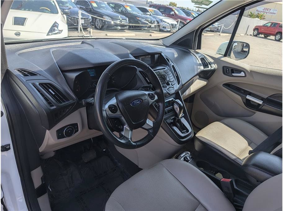 Used 2014 Ford Transit Connect Titanium FWD image 5