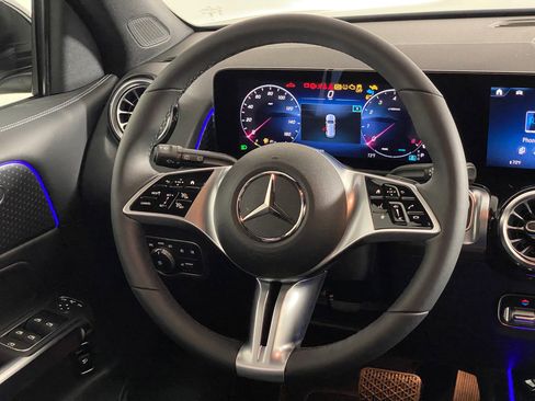 New 2025 Mercedes-Benz GLB 250 4MATIC image 15