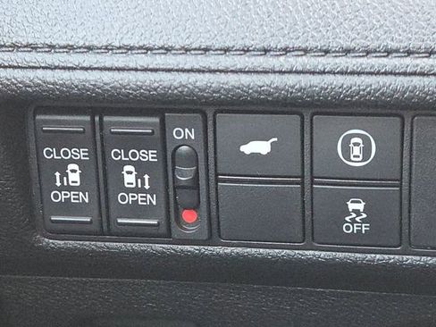 Used 2023 Honda Odyssey Sport image 31