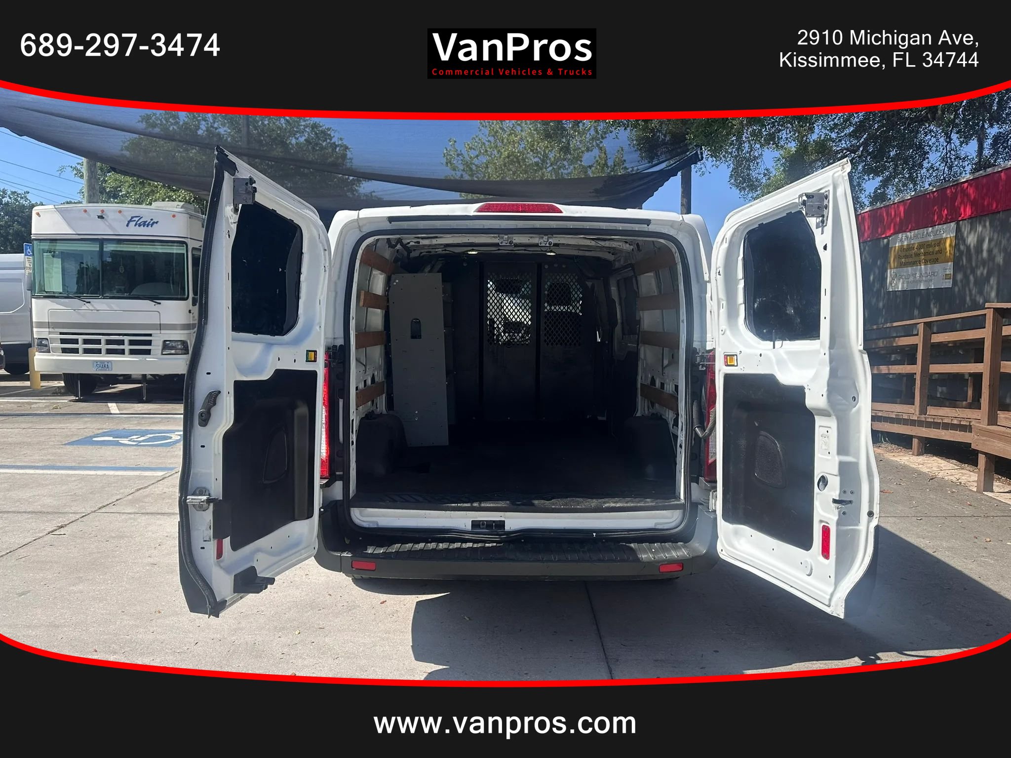 Used 2017 Ford Transit 250 130 Low Roof w/ Exterior Upgrade Package RWD image 12