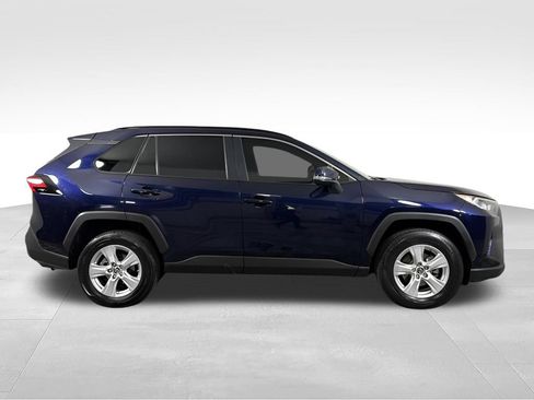 Used 2019 Toyota RAV4 XLE w/ Convenience Package FWD image 11