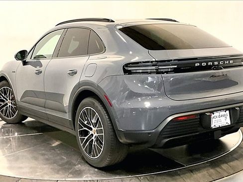 New 2025 Porsche Macan 4S Electric image 3