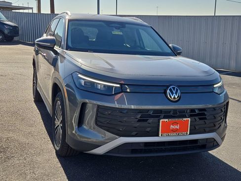 Certified 2025 Volkswagen Tiguan S FWD image 3