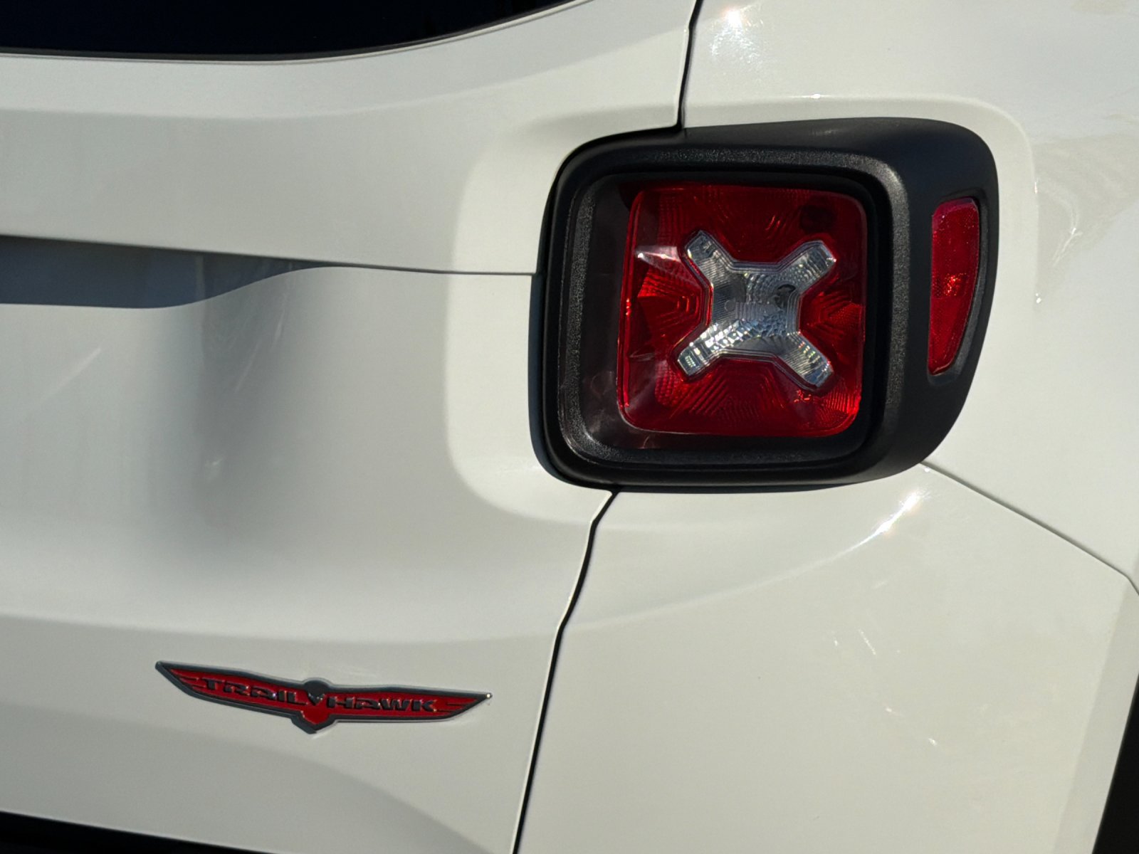 Used 2023 Jeep Renegade Trailhawk AWD/4WD image 25