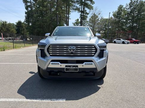 Used 2024 Toyota Tacoma Limited w/ Limited Package (LT) AWD/4WD image 4