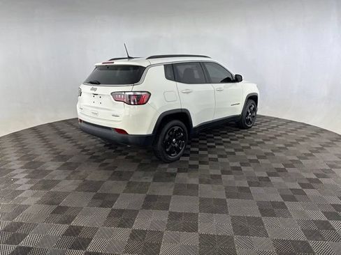 Used 2020 Jeep Compass Latitude w/ Cold Weather Group AWD/4WD image 5