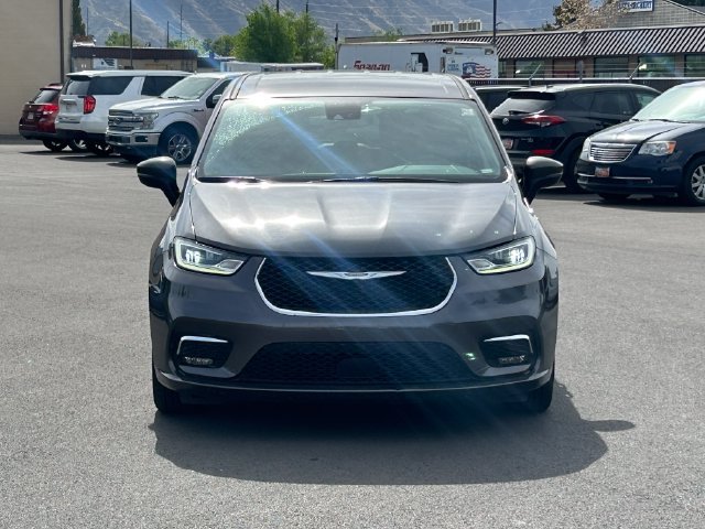 Used 2023 Chrysler Pacifica Touring-L FWD image 9