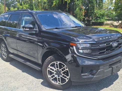 Used 2025 Ford Expedition Active AWD/4WD image 10