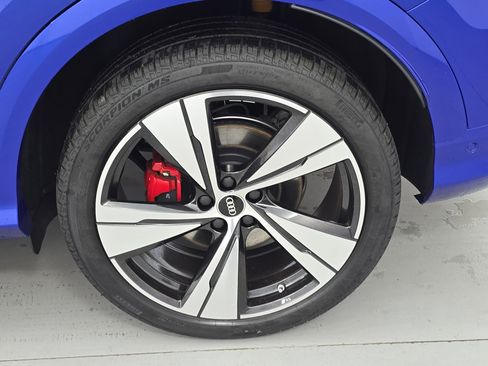 New 2025 Audi SQ5 Prestige image 33
