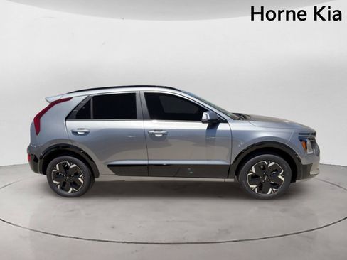 New 2026 Kia Niro Wind FWD image 3