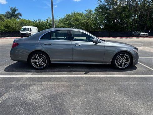 Used 2018 Mercedes-Benz E 400 4MATIC Sedan image 9