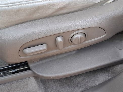 Used 2018 Chevrolet Traverse Premier image 24