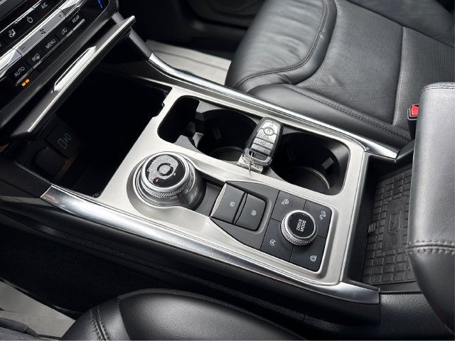 Used 2020 Ford Explorer Platinum w/ Premium Technology Package AWD/4WD image 43
