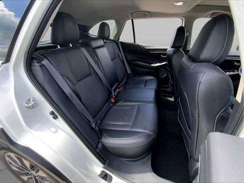 Used 2024 Subaru Outback Limited AWD/4WD image 19