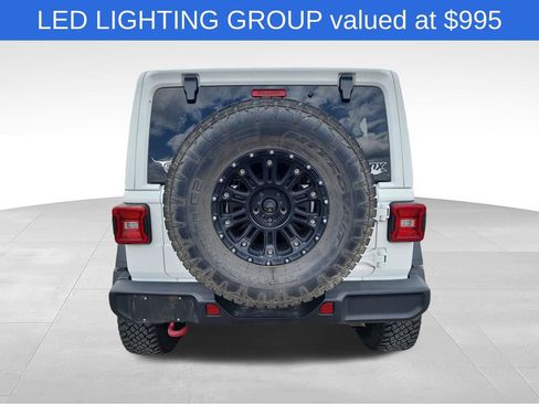 Used 2018 Jeep Wrangler Unlimited Rubicon AWD/4WD image 8