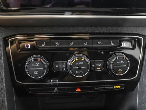 Used 2023 Volkswagen Atlas SE w/ Panoramic Sunroof Package AWD/4WD image 30