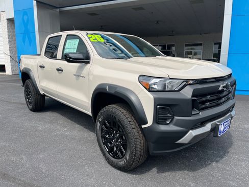 New 2026 Chevrolet Colorado Trail Boss AWD/4WD image 4