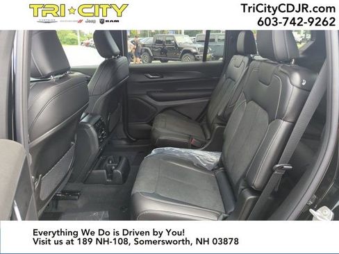 New 2025 Jeep Grand Cherokee L Altitude image 35