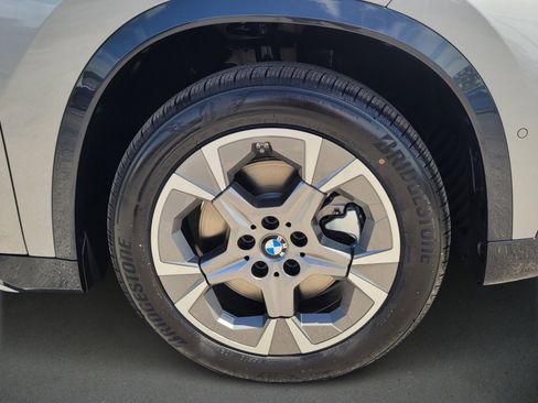 Used 2025 BMW X1 xDrive28i w/ Technology Package image 9
