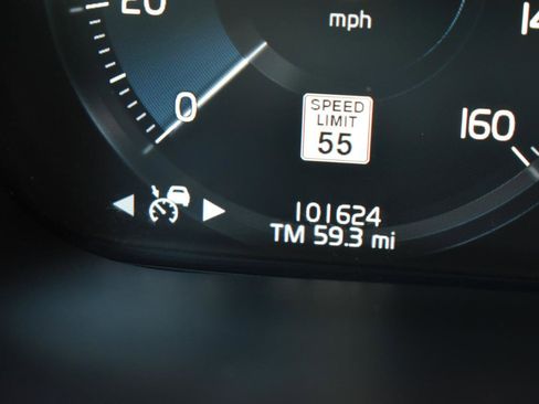 Used 2019 Volvo XC60 T8 Inscription w/ Advanced Package image 18