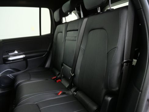 Used 2022 Mercedes-Benz GLB 250 4MATIC image 17