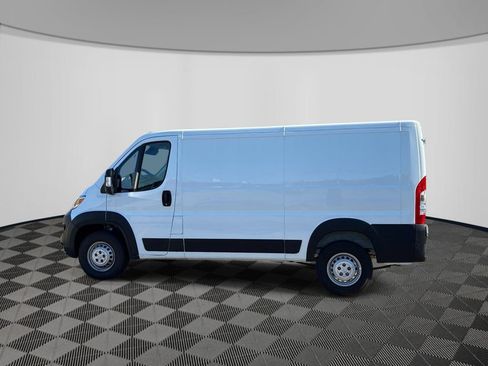 Used 2025 RAM ProMaster 2500 w/ Convenience Group FWD image 4