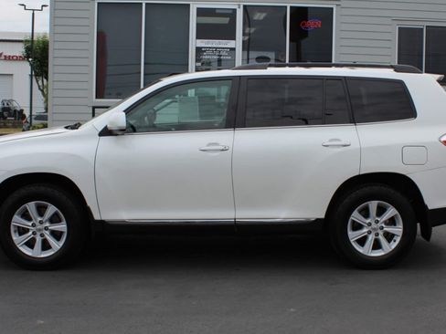 Used 2013 Toyota Highlander SE AWD/4WD image 3