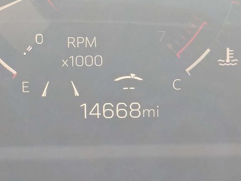 Used 2025 GMC Acadia Elevation FWD image 32