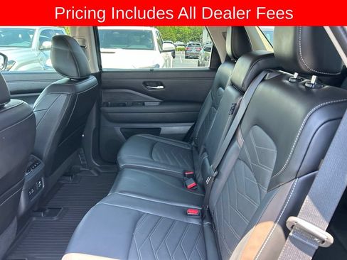 Used 2025 Nissan Pathfinder Platinum w/ Cargo Package AWD/4WD image 14