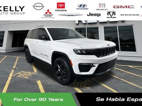 Certified 2023 Jeep Grand Cherokee Limited w/ Black Appearance Package AWD/4WD image 1