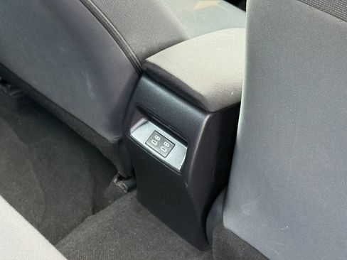 Used 2025 Toyota Corolla LE FWD image 21