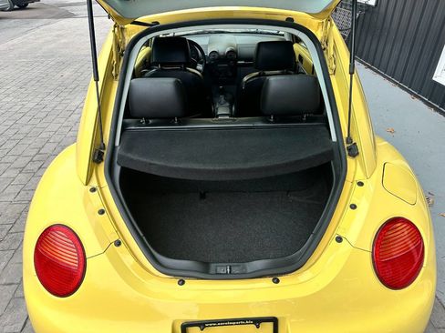 Used 2005 Volkswagen Beetle GL image 11