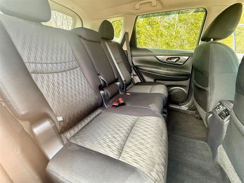 Used 2017 Nissan Rogue SV w/ Midnight Edition image 25