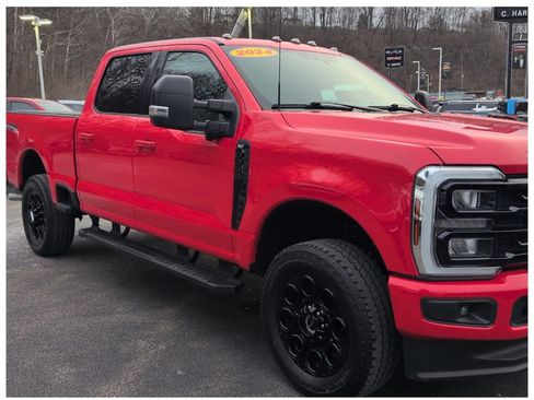 Used 2024 Ford F250 XLT w/ Black Appearance Package image 2