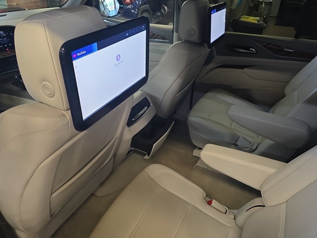 Used 2023 Cadillac Escalade Sport Platinum AWD/4WD image 36