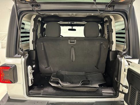 Used 2022 Jeep Wrangler Sport S image 8