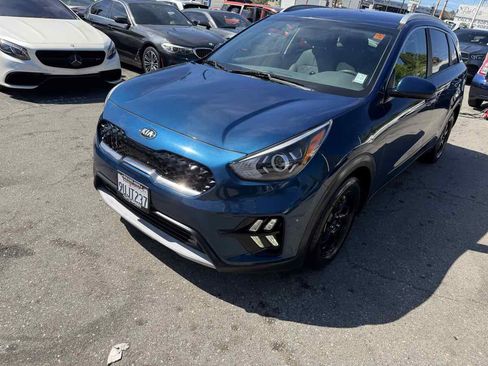 Used 2020 Kia Niro LX image 3