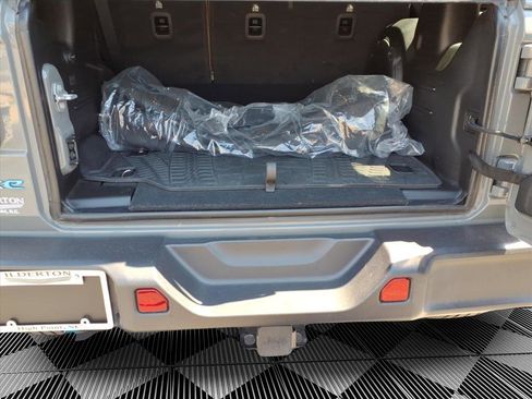 Used 2022 Jeep Wrangler Unlimited Sahara w/ Cold Weather Group image 12